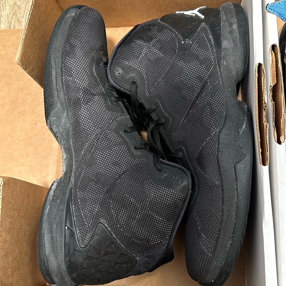 Used men’s size 13 black Jordan’s